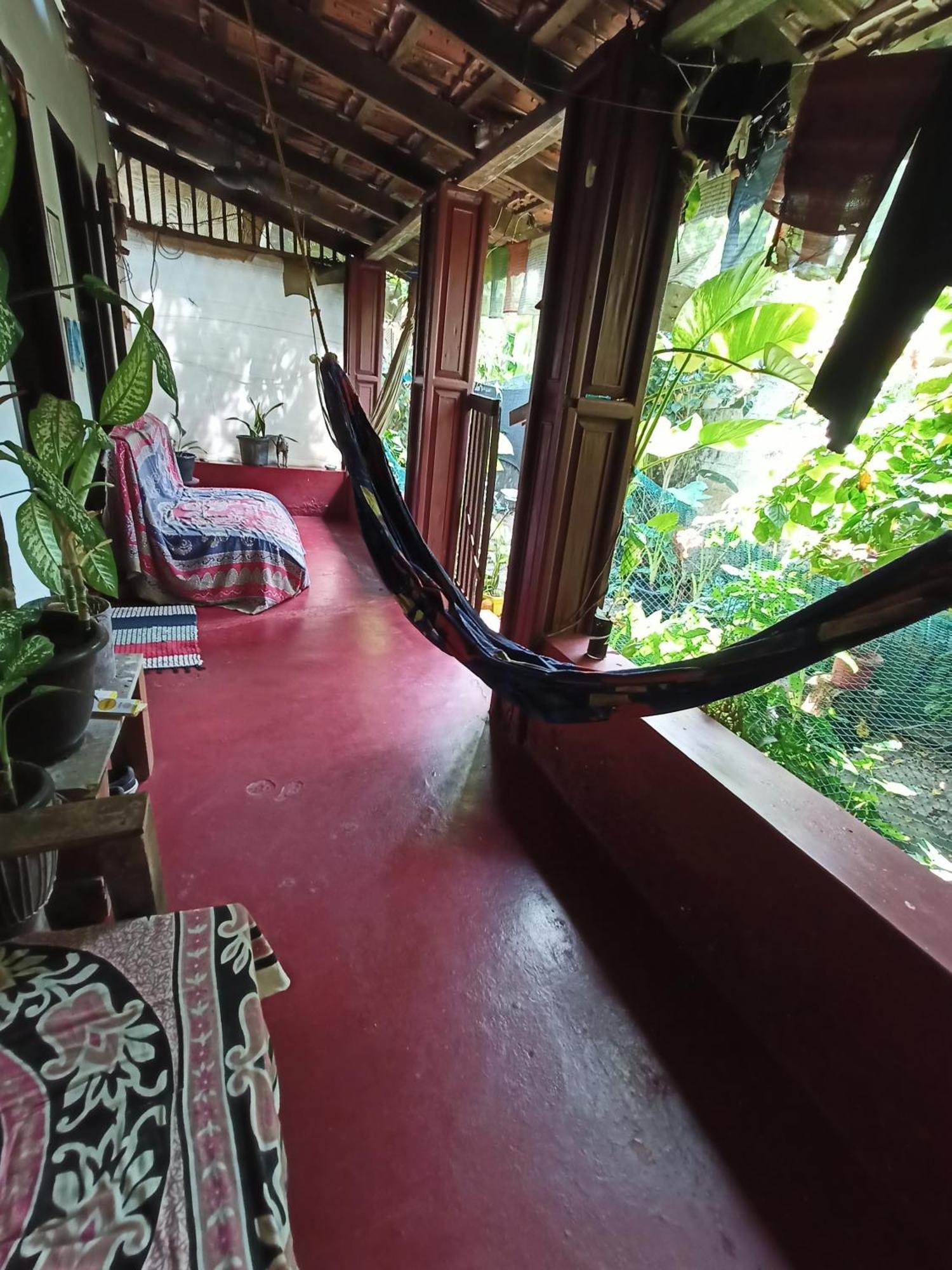 The Blues Hotel Alappuzha Buitenkant foto
